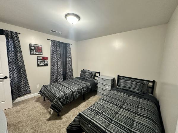 $700 / 3br - Comfortable cozy rooms (Greensboro)64027443611522122