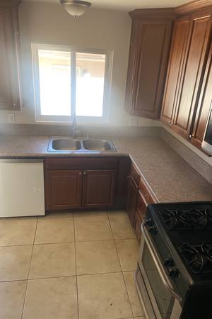 $3,100 / 2br - El Cajon House for Rent (El Cajon)63819155688963122