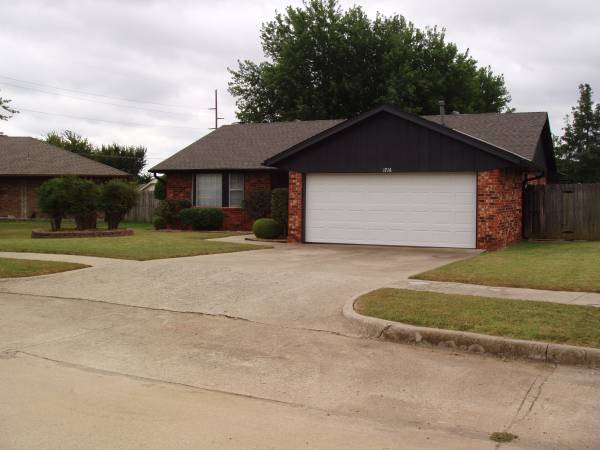 $250,000 / 3br - 1759ft2 - Casa en venta -- 1716 Sandalwood Drive, Norman (1716 Sandalwood Drive, Norman, OK)63670484531715121