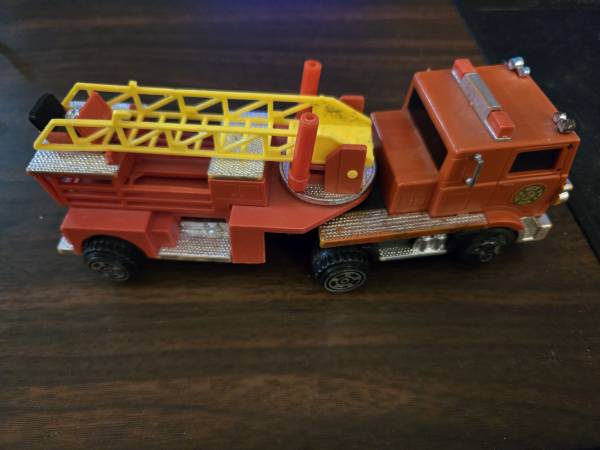 VTG IDEAL Mighty Mo Fire Engine 1