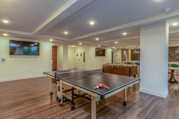$2,249 / 1br - Designer Interiors: Double Vanities, Recessed Lights & Wine Cooler 🍾 (Ontario, CA)64028084350082121