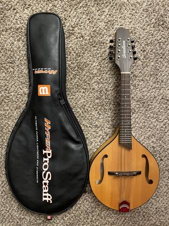 Mandolin (Breedlove Crossover OF-NAT ) 1