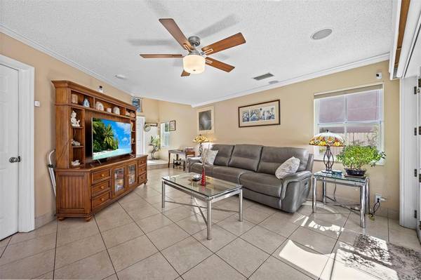 $609,500 / 3br - ██ Actualizada casa de 3 habitaciones + habitación adicional/oficina, 2.5 baños con piscina (Coconut Creek)63825133267201122