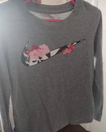 Nike Kids Gray Long Sleeve T-Shirt 1