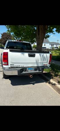 2010 gmc sierra - $4,800 (OBO Blue island)63618891376641122