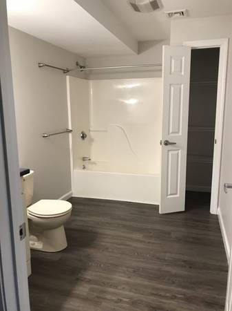 $2,325 / 2 habitaciones - 1125 pies² - Amplios armarios empotrados, zona de picnic, almacenamiento adicional (180 Woodbury St, Manchester, NH)63656178358529123