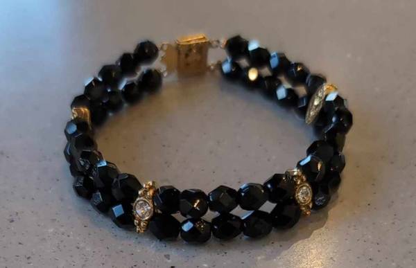 Crystal bead double strand bracelet, 7in 1