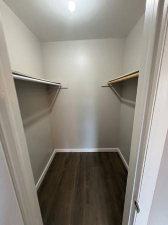 $1,300 / 2br - 850ft2 - Co Springs 2 Habitaciones, 2 Baños Disponible AHORA! Recién remodelado! $800 de descuento en alquiler (Colorado Springs)63687084278401123