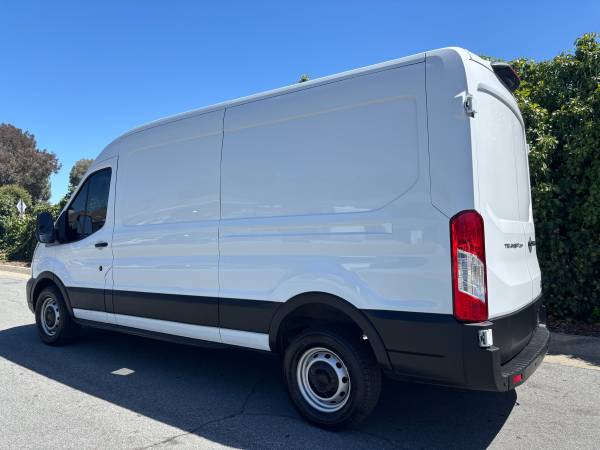 2023 Ford TRANSIT 250 MEDIUM - Photo 4