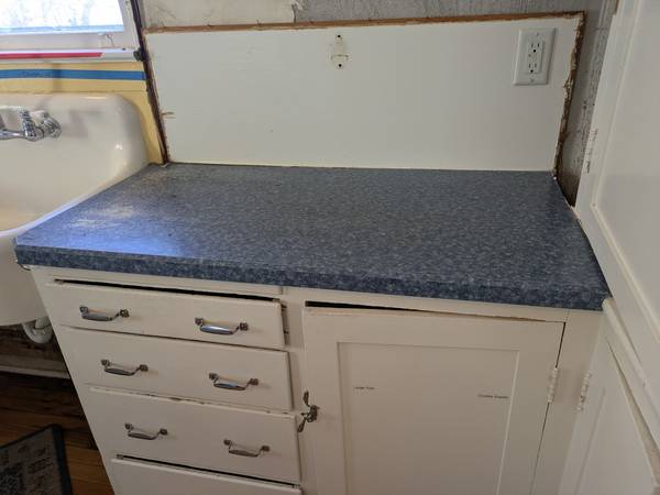 Kitchen Counters 1