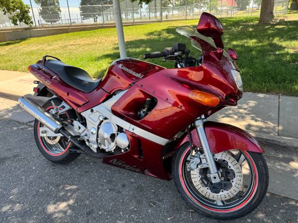 1997 Kawasaki Ninja ZX6 Only 2,200 Miles! ZX6R Ninja 600 Clean