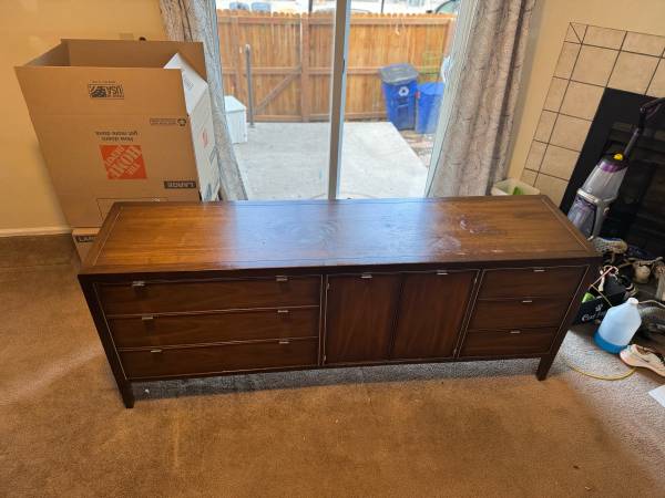 Drexel Viewpoint Mid-Century Modern 4-Piece Dresser Set – Solid Wood 1