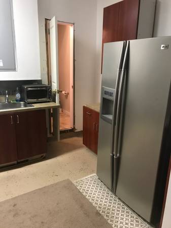 $900 / 1br - Big Large Room for rent (oakland east)63879905320579124
