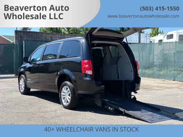 2019 Dodge Grand Caravan Wheelchair Van - FULL LENGTH / 59K MILES! 1