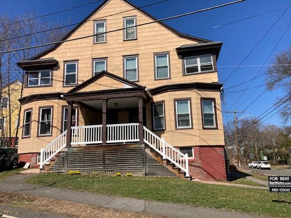 $1,625 / 1br - Recién Pintado-Un Dormitorio Trumbull Road Calefacción y Agua Caliente Incluidas (Trumbull Road Northampton, MA)64017044809602120