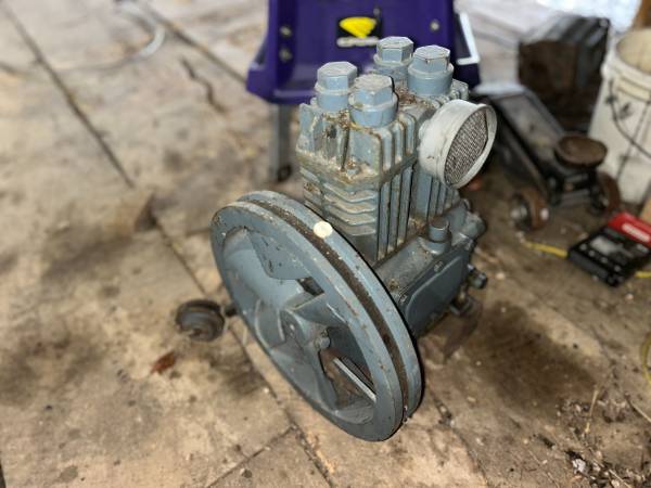 Quincy Commercial Air Compressor 1