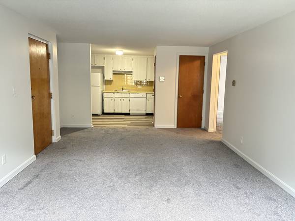 $2,650 / 2br - 🌞 PISOS INFERIORES DE 2 HABITACIONES | ¡SIN ÚLTIMO, SIN DEPÓSITO Y SIN TARIFA! 🌞 (NEWTON)63655181299457120