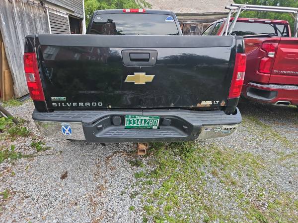 2011 Z-71 Silverado needs body work - $2,000 (Cambridge)63622593812227124