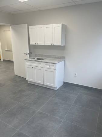 $575 / 400ft2 - Newly Renovated Medical Office For RENT (Oakhurst, NJ)63612018104705123