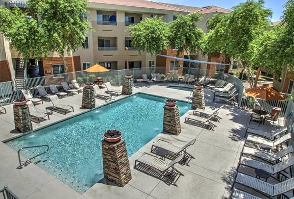 $1,365 / 1br - 800ft2 - 2 Months FREE!!! Huge 1 Bedroom with large patio! Stunning Pool!! (North Phoenix)64024820456961121