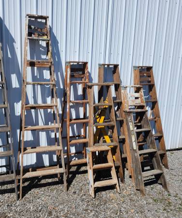 Step ladders 1