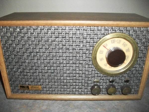 Tesslor R301 radio 1