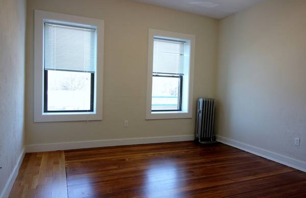 $2,500 / 3br - Dorchester 3 Bed/1 Bath Apartment | Near Uphams Corner (Dorchester)63810087424387120