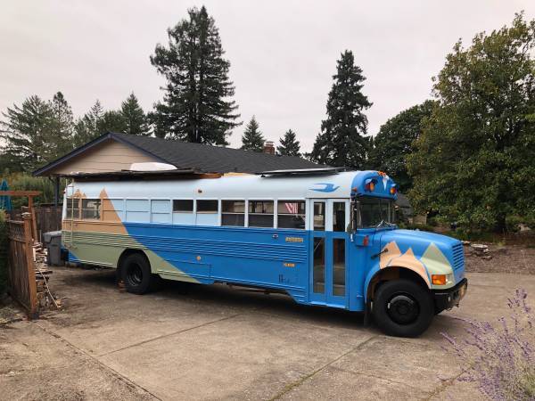 Fully functional and renovated Skoolie RV bus 1