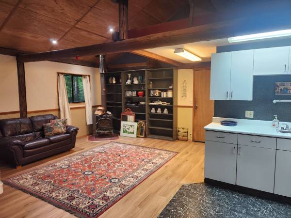 $1,000 / 400ft2 - Studio in the woods- exchange work for reduced rent (Indianola, Kingston, Poulsbo)63808058857347123