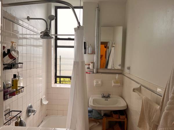 $1,200 / 3br - Large & Sunny Bedroom Available October 5 - November 1 (Clinton Hill)63874741887233124
