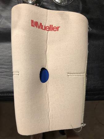 Knee Brace - XL but could be a L 1