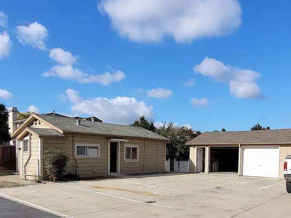 Rare Standalone 1BR Gem: Large Eat-In Kitchen + Private Garage 1