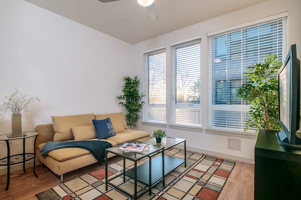 $1,795 / 2br - Sail Into Your New Home @ The Marc! Two Bed w/ a Terrace! (SE Portland, Mt Tabor, Hawthorne)64038885487619122