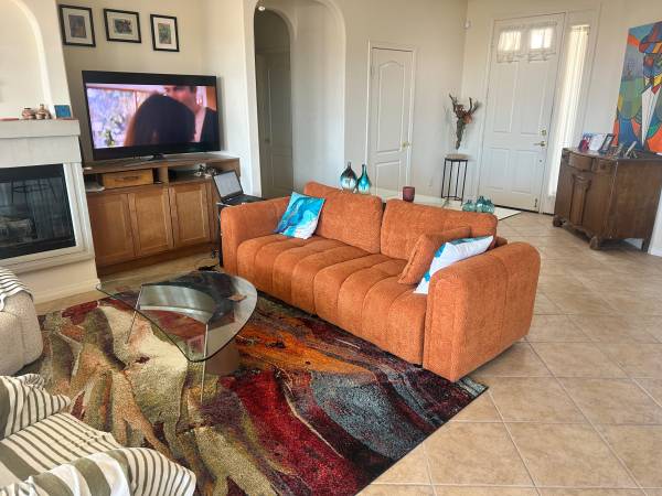 $750 / 1br - Roommate for gay household (DHS)63736289948929120