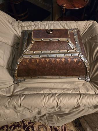 Leather Container with Hand Painted Design 1