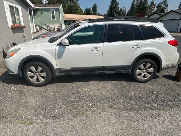 2011 Subaru Outback 1