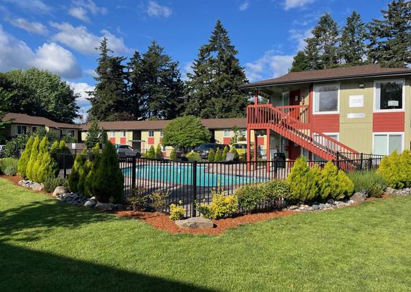$1,495 / 2br - 1 MONTH HALF OFF! - Wonderful 2 Bedroom + Minutes from Downtown (Halsey & I-84)63842023239427124