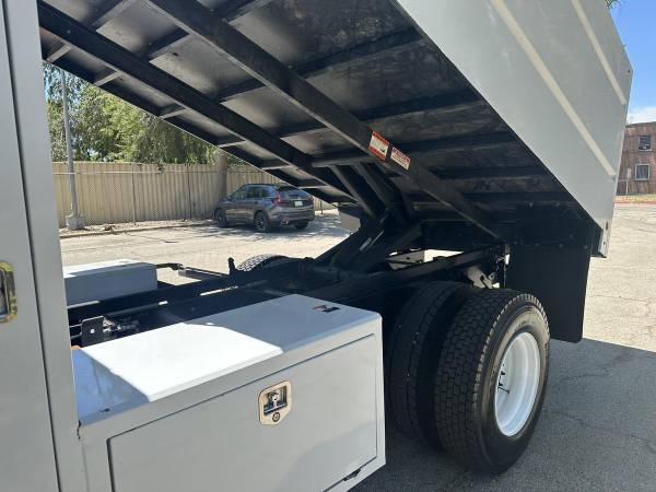 2022 Ford F-750 Extra Cab - Photo 9