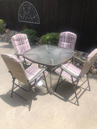 Bonito juego de patio de 5 piezas - $100 (fairfield / vacaville)63471196816513124