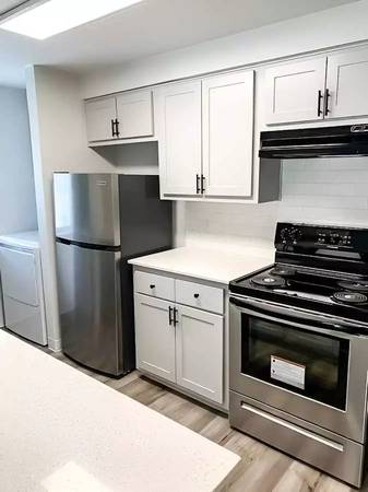 $1,550 / 1 hab - 626 pies² - ¿Viajas en autobús? ¡Estamos cerca de la línea! 1 hab / 1 baño! (Portland)63615726797697121