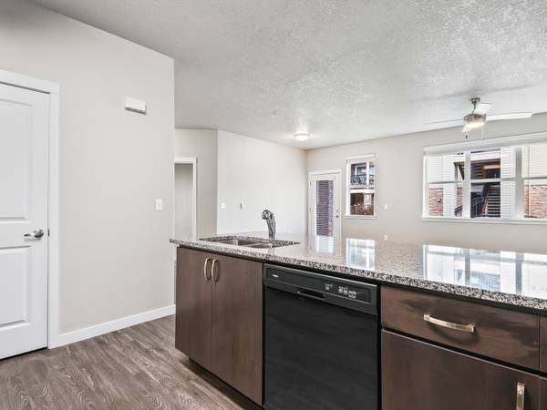 $1,895 / 2br - 1150ft2 - 2Bedrooms 2Baths Ready Now! (Wilsonville- The Grove)63831536631425123