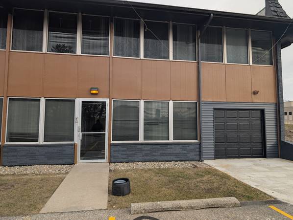 $2,300 / 2300ft2 - 1005 E. Lasalle - Espacio Comercial Disponible (South Bend)63769593876865120
