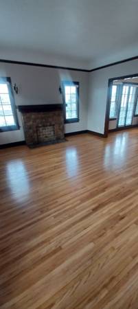 $3100.00 / 2br - 1400ft2 - GREAT FOR ARTIST OR EDITOR /VICTORIAN STYLE 2BD 1 BA APT63701166768897123