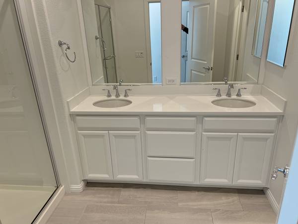 $1,800 / 1br - North San Jose Masterbedroom in a 4B4B townhouse (san jose north)63813686479491124