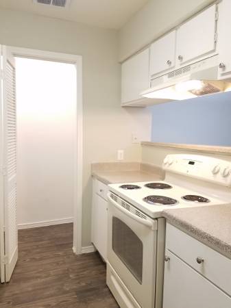 $999 / 1br - Ahora en alquiler – Amplio de 1 dormitorio / 1 baño | Unidad #1524 – $999/mes (6350 Meadowvista Dr.)64036541137153122