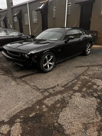 2014 Challenger RT 100th anniversary edition - $8,000 (Cincinnati)63470603018499122
