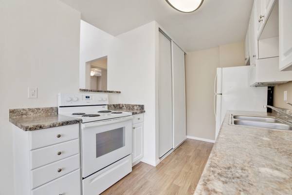 $3,111 / 2br - 1004ft2 - 2/bd, Fitness Center, in San Diego CA (3417 Lebon Dr, San Diego, CA)63865933503235123