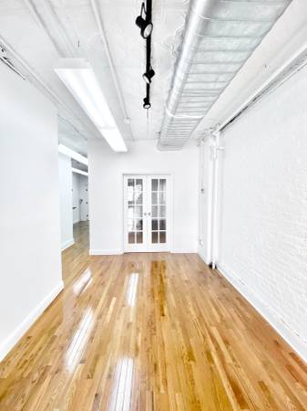 $5,300 / 2200ft2 - Full Floor Office Available! Great Natural Light! Central AC! 5th Ave (Midtown)63874742945155123