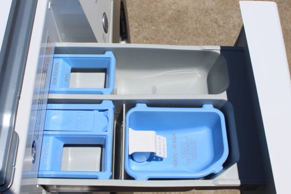 SteamWasher & SteamDryer (GAS) by LG Smart ThinQ (Wi-Fi) - $750 (san jose south)63471479311747124