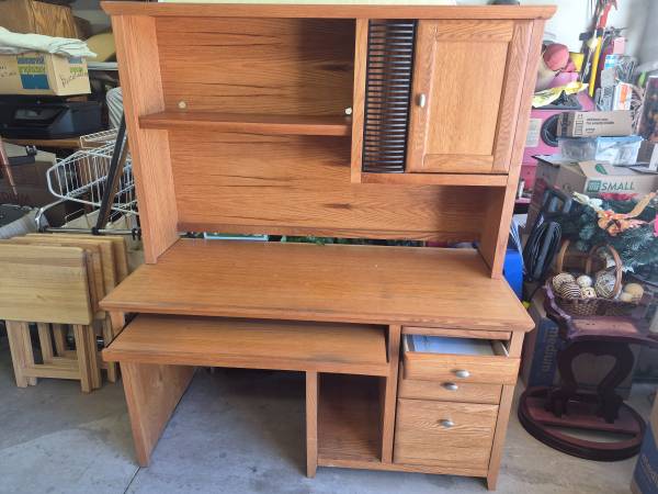 Computer desk 1